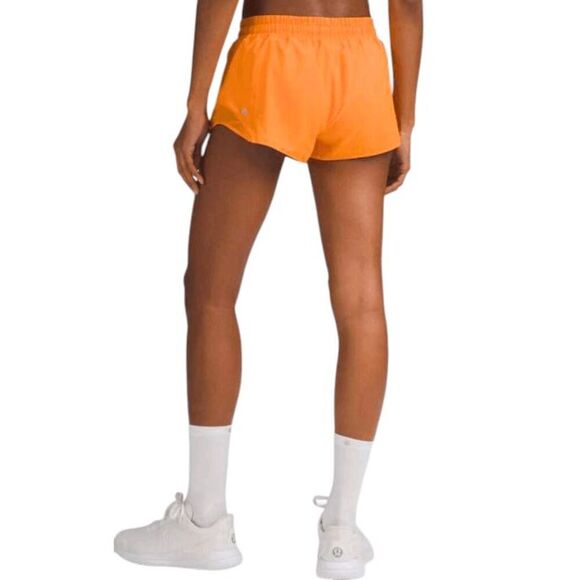 LULULEMON ATHLETICA Hotty Hot Low-Rise Short '2.5" Size 8 - Picture 3 of 5